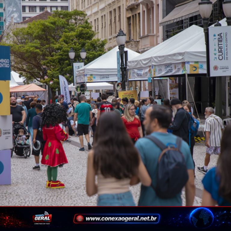 Domingo no Centro transforma Rua XV em espaço de lazer, serviços e cuidados com pets