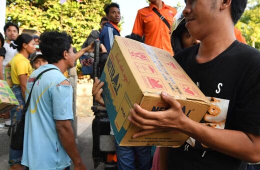 Indonésia inicia reconstrução após terremoto e enfrenta desafios humanitários