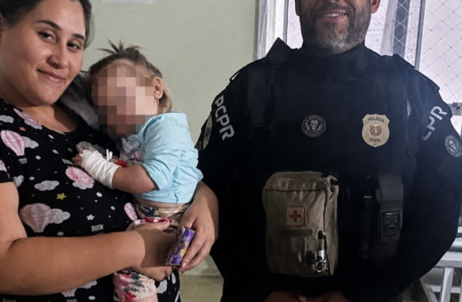 VÍDEO: Policiais civis salvam criança durante crise convulsiva em delegacia de São José dos Pinhais