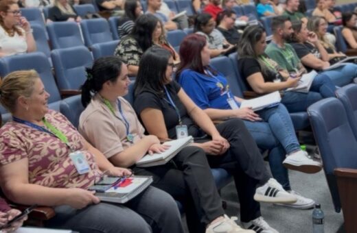 Piraquara amplia hora-atividade dos professores para 33% da jornada a partir de setembro