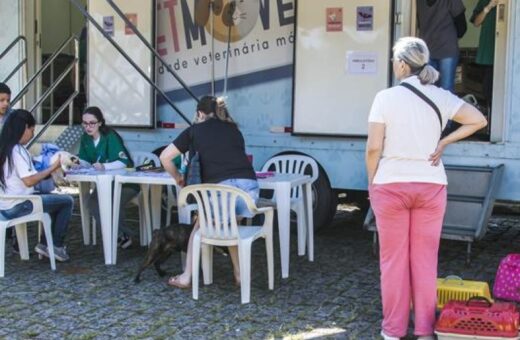 Vet-Móvel Paraná retorna a Colombo com 900 vagas para vacinação gratuita de cães e gatos