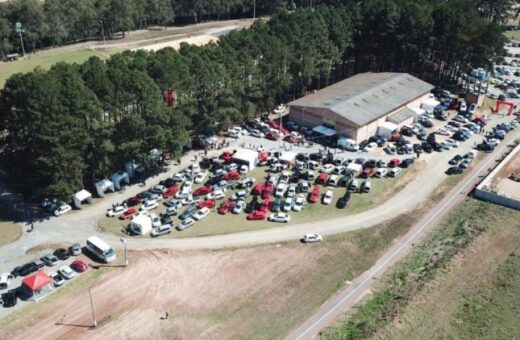 Encontro de carros rebaixados e som automotivo movimenta Fazenda Rio Grande neste domingo