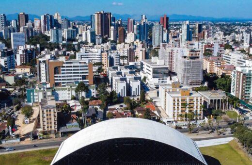 Paraná mantém 3º lugar entre os estados mais competitivos do Brasil, mas ranking revela avanços e pontos de atenção