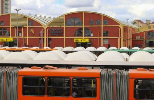 Passageiros de ônibus recuam nas capitais enquanto cresce uso de subsídios