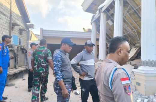 Terremoto de 7,7 deixa ao menos 47 mortos na Indonésia; deslizamentos isolam comunidades e buscas continuam