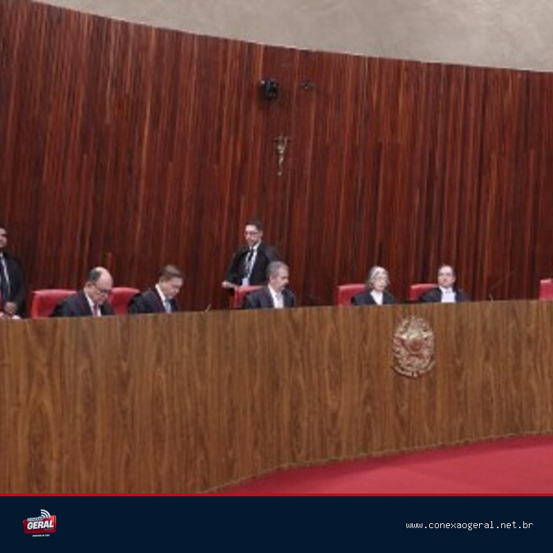 Plenário do Tribunal Superior Eleitoral durante julgamento das regras das Eleições de 2026
