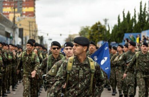 Desfile cívico-militar reúne Forças Armadas, escolas e segurança pública em São José dos Pinhais neste domingo