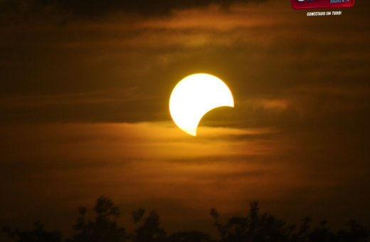 Eclipse solar total acontece nesta quarta-feira, mas não será visível no Brasil; assista ao vivo