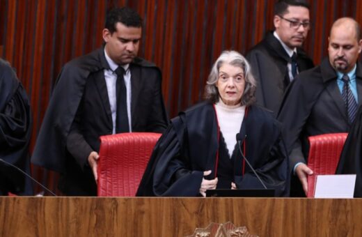 Chatbots chegam às Eleições de 2026 com regras frágeis contra desinformação