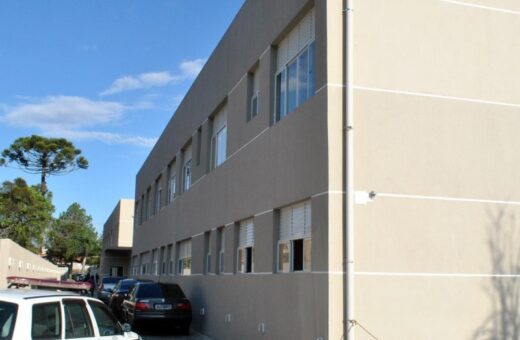 Guarda municipal investigado por importunação sexual contra adolescentes e por balear homem é preso em Curitiba