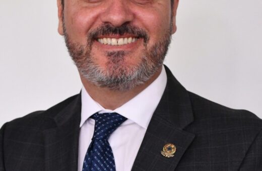 Mendonça afasta diretor-geral e chefe da Inteligência da PF; AGU anuncia recurso