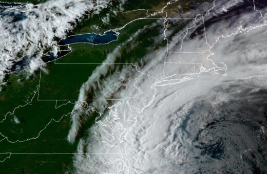 Nova York e Nova Jersey decretam emergência por ciclone e risco de inundações