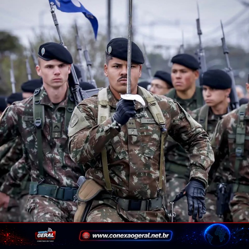 Desfile cívico leva militares, estudantes e entidades à Rua Roque Saad em Araucária
