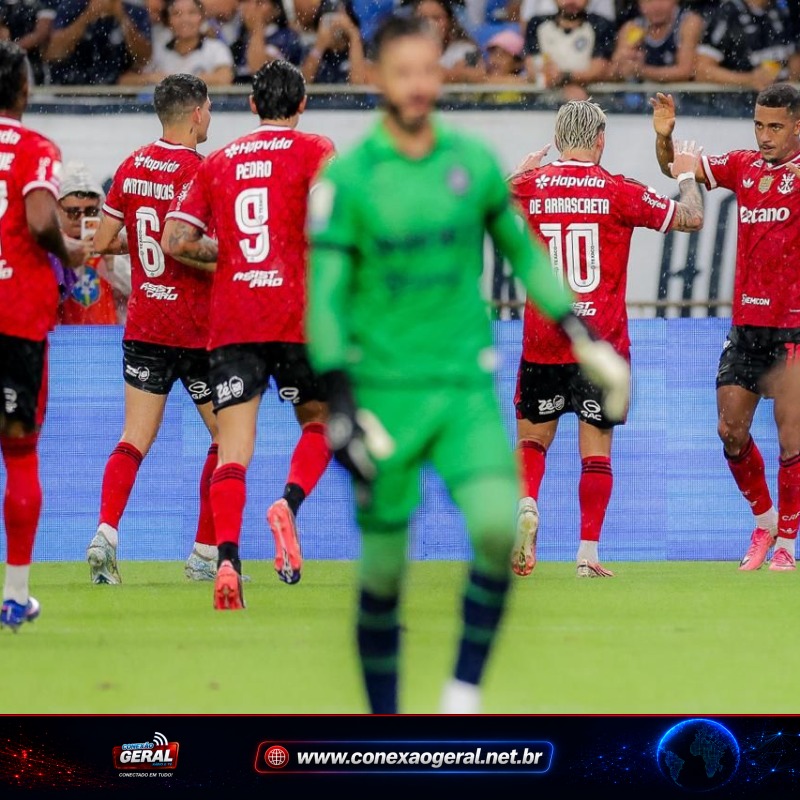 Flamengo assume liderança do Brasileirão após tropeço do Palmeiras