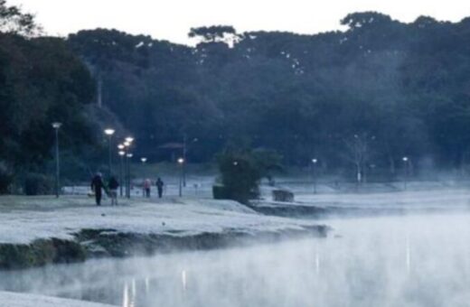 Terça-feira amanhece gelada no Paraná antes da volta das tempestades