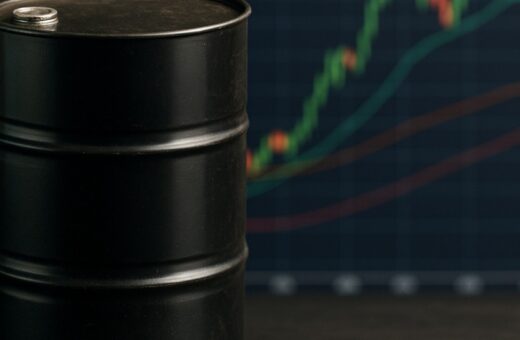 Petróleo volta a superar US$ 100 e aumenta pressão sobre mercados globais