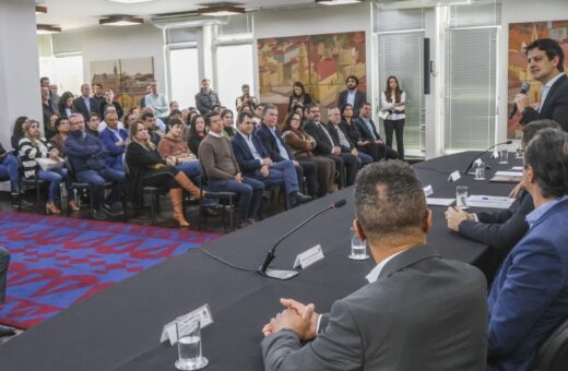 Curitiba lança plataforma para digitalizar gestão de imóveis e reduzir prazo de atendimento