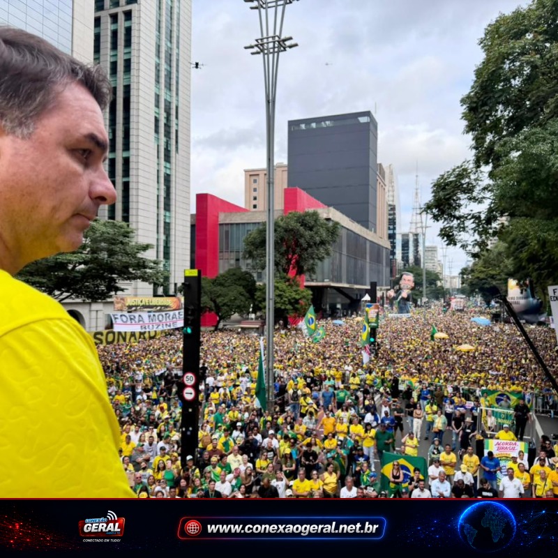 Ato na Paulista reúne apoiadores de Flávio Bolsonaro no 7 de Setembro