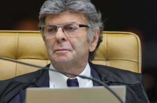 Fux suspende decisão de Dino e restabelece ordem do TSE sobre posts de Nossa Senhora