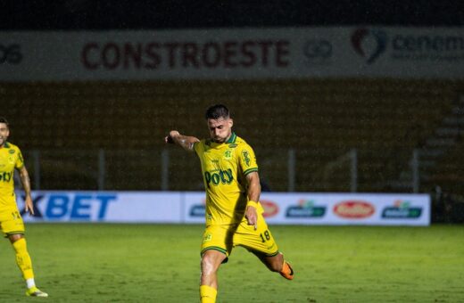 Coritiba sofre virada do Mirassol no Couto e perde chance de encostar no G5