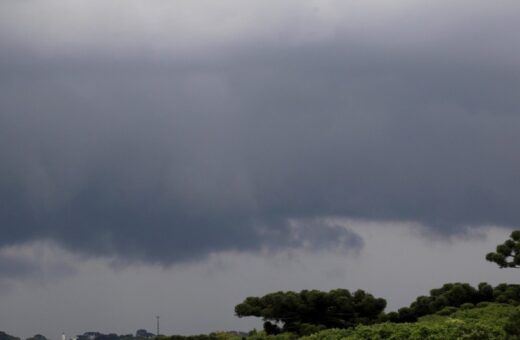 Chuva volta ao Paraná e Simepar prevê tempestades severas no fim de semana