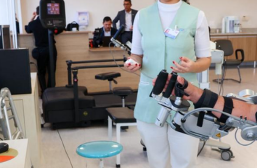 Hospital de Amor amplia reabilitação com robótica, realidade virtual e 18 leitos
