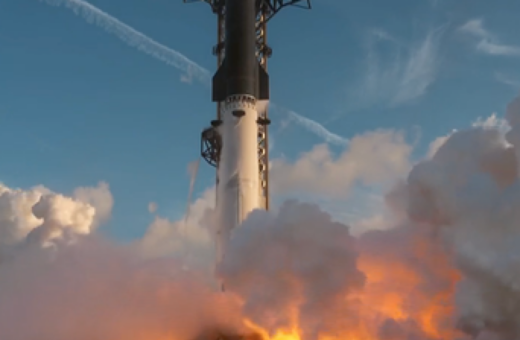 Starship chega à órbita pela primeira vez e coloca 26 satélites em operação