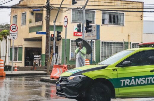 Curitiba tem bloqueios e alterações no trânsito neste domingo por corridas e eventos