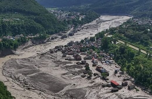 Nepal ainda procura 3,9 mil desaparecidos uma semana após enchente devastadora