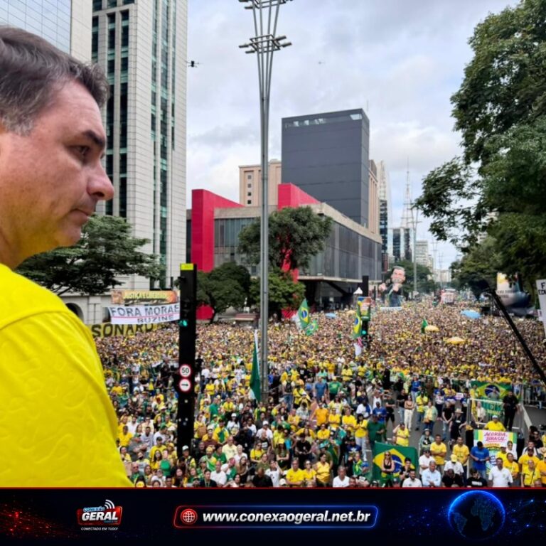 Ato na Paulista reúne apoiadores de Flávio Bolsonaro no 7 de Setembro