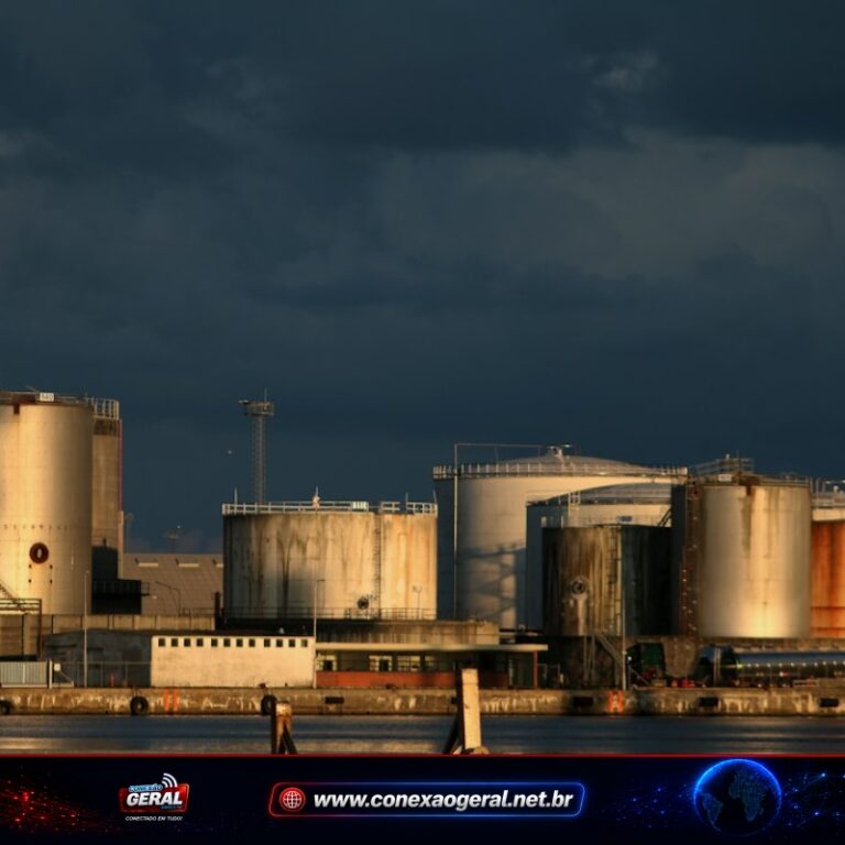 Petróleo segue pressionado por tensão no Estreito de Ormuz e preocupação com oferta global