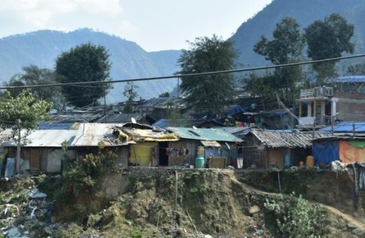 Nepal pede que população procure locais seguros após nova enchente; equipes acompanham áreas de risco